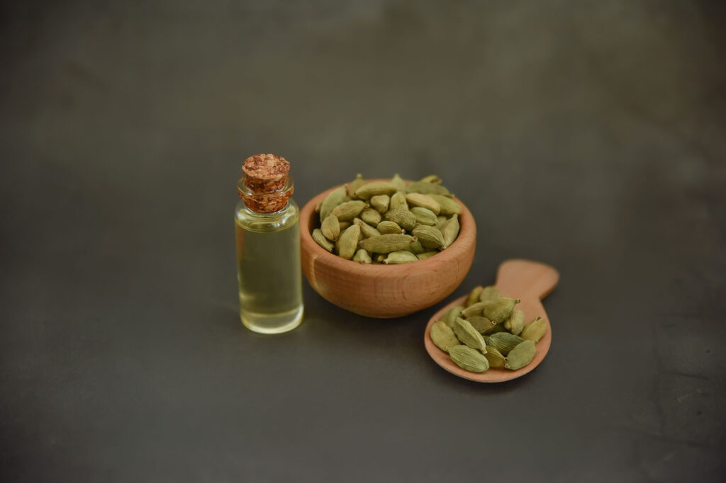 Cardamom-Essential-Oils