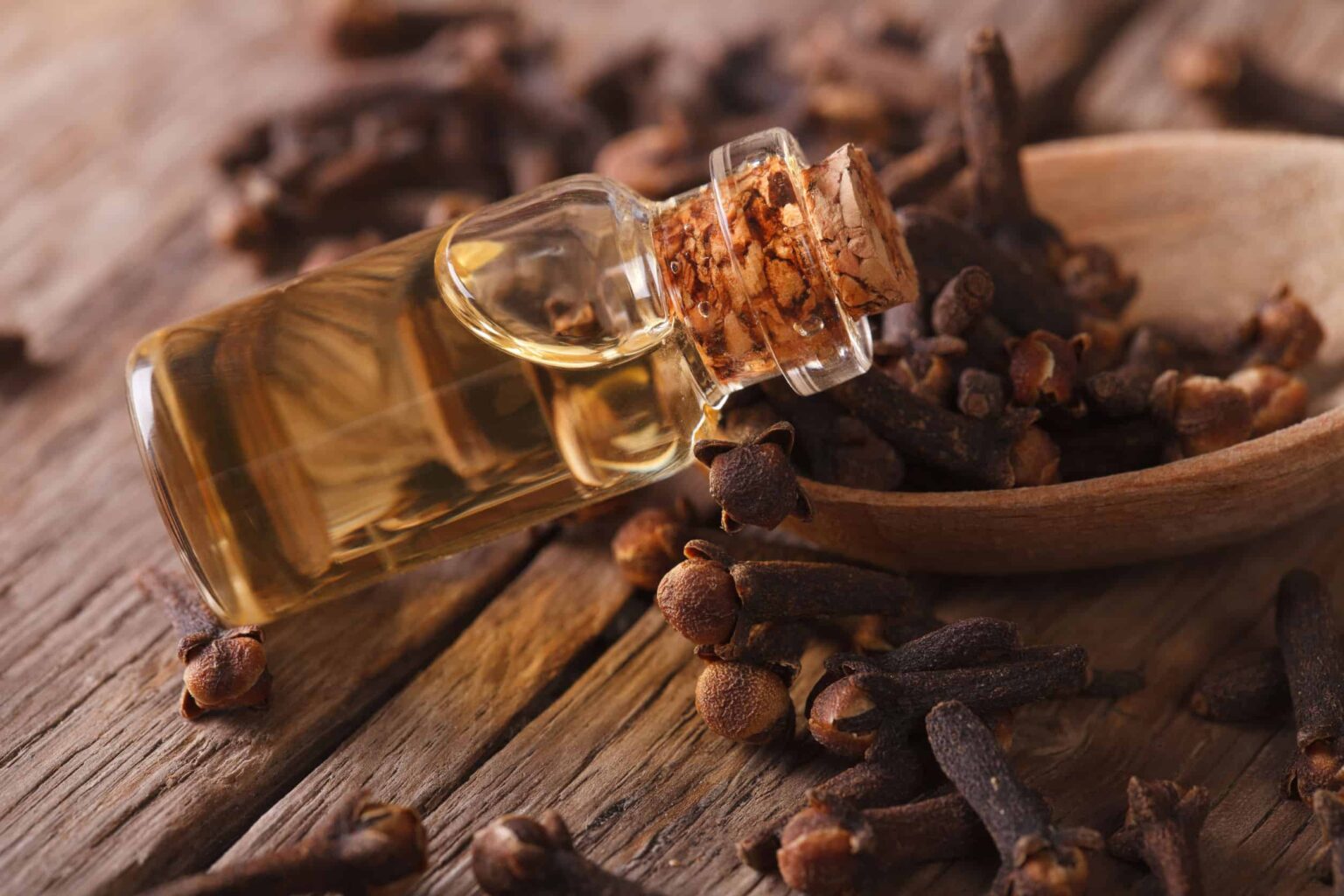 5 Effective Essential Oils for Wisdom Teeth Pain Relief