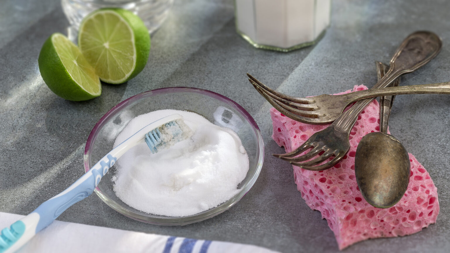 22 Home Remedies for Cold Sores & How to Use Them Naturally Daily