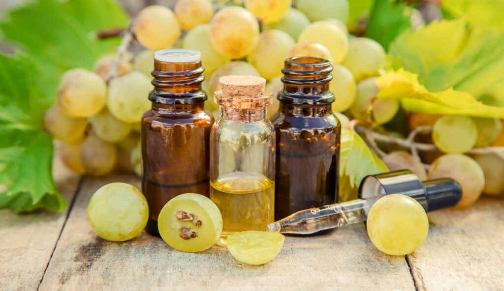 7 Substitutes for Grapeseed Oil for Frying, Baking, & Salad Dressing