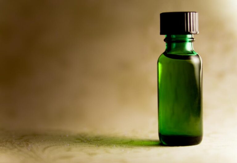Top 11 Essential Oils for Skin Discoloration, Hyperpigmentation, & Melasma