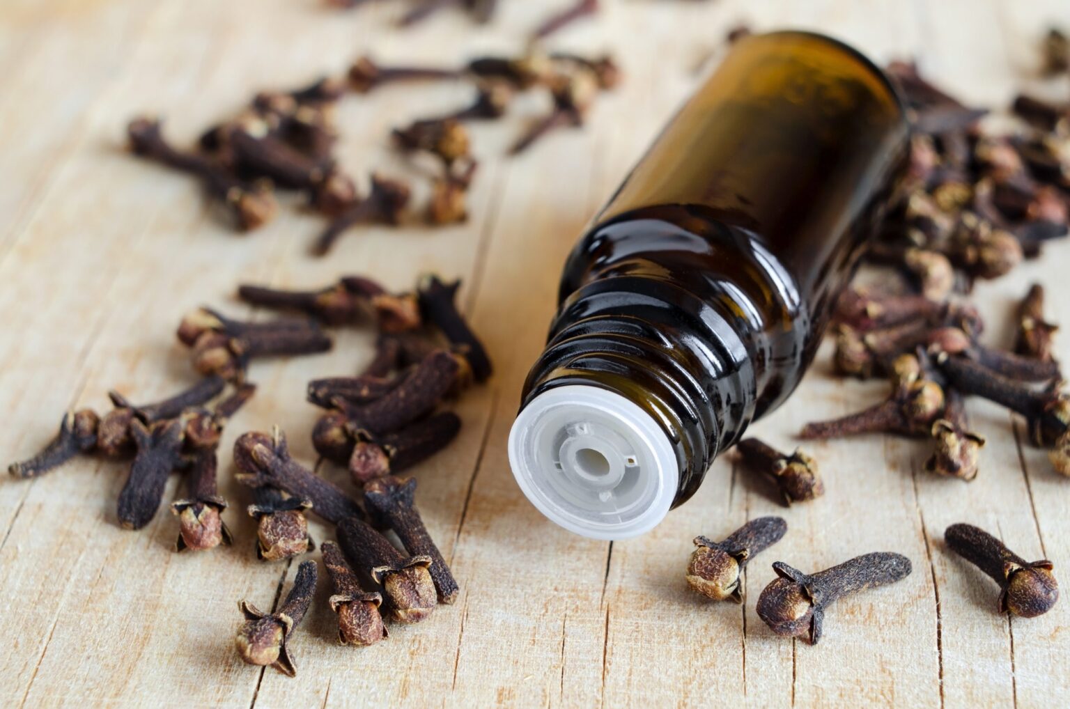 13 Essential Oils for Sinus Infection, Congestion, and Headaches