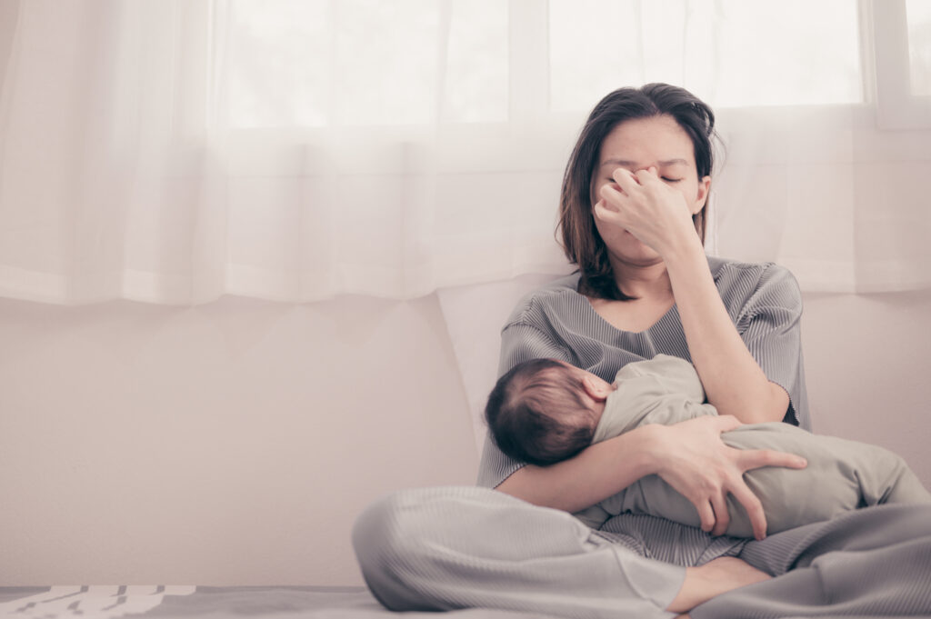5 Best Essential Oils for Postpartum Depression Remedies